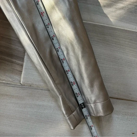 DKNY Metallic Silver Faux Leather Moto Jacket Size Medium - Picture 10 of 11